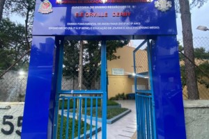 Placas de ACM na Vila Galvão | Guarusign