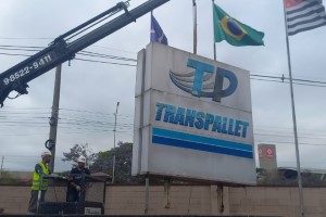 Totens de ACM na Vila Barros | Guarusign
