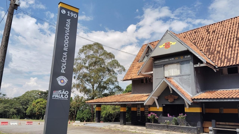 Totens de ACM no Jardim Japão | Guarusign